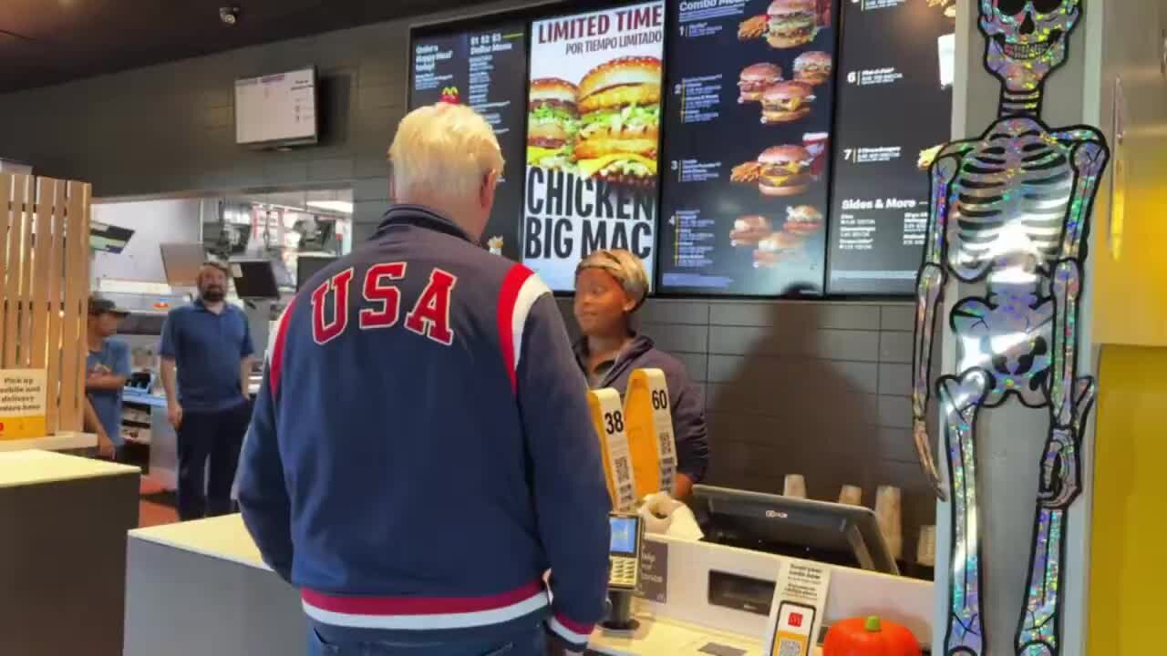 McDonald’s Employee Confuses Bill Clinton for Joe Biden