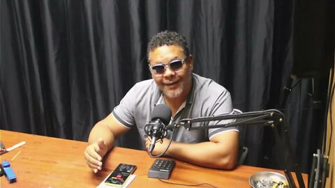 Randolfe Rodrigues chama eleitores de Mané