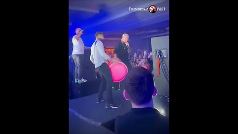 Luizi ndezë atmosferen në koncert me këngën e Shkurte Fejzes