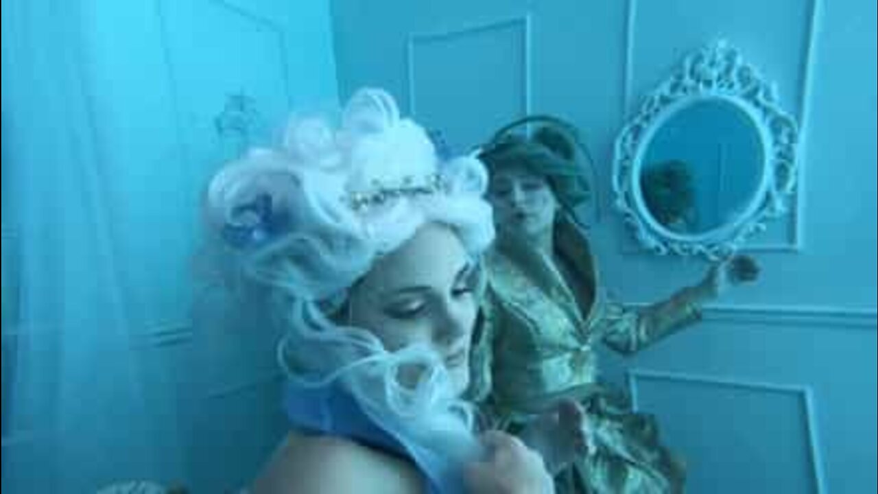 Photographer creates underwater scenes in California