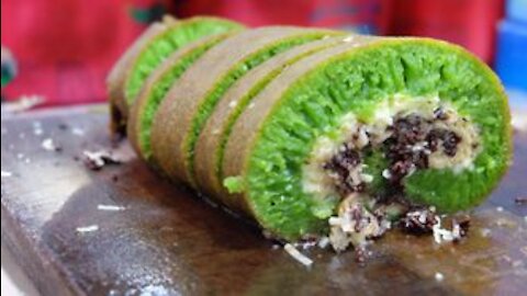 Martabak Bangka Gulung Pandan Akim, The Pioneer of Rolling Pancake in Jakarta