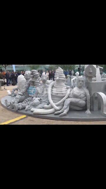 Vienna Spent 2.2 Million On A Fountain That Looks Like It Was Made By 3 Drunken 5-Year-Olds