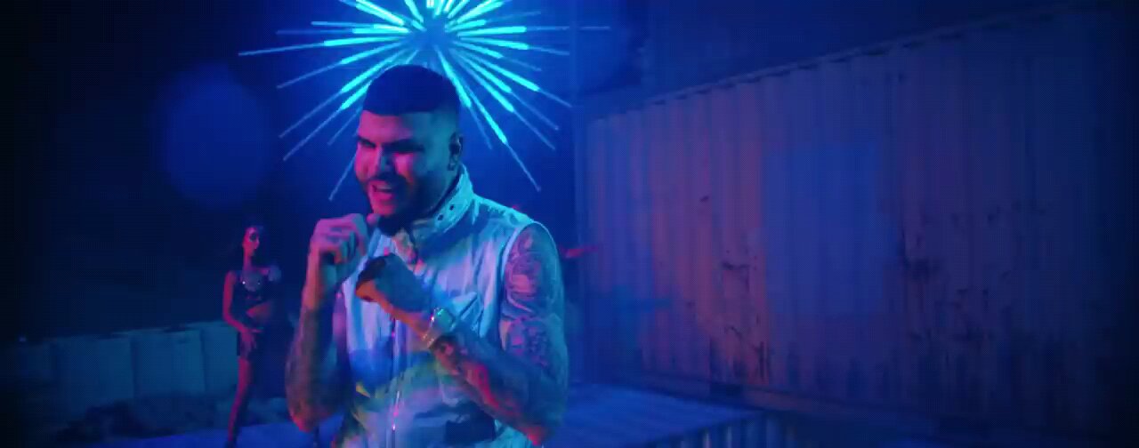 Farruko - Pepas (Official Video)