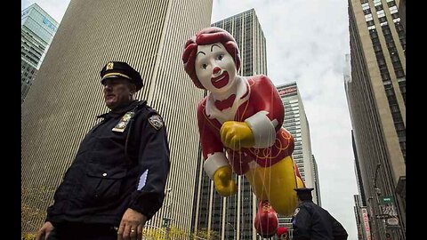 A Pro-Hamas Mob Tried to Stop the Macy's T'giving Day Parade, Get Cuffed