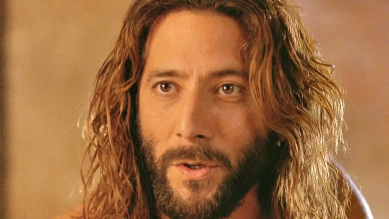 Binumarien - John 13:1-17 “Jesus washes disciples feet” [bjr]