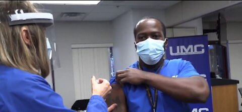 NEW: NV gets vaccine rollout overhaul, seniors prioritized