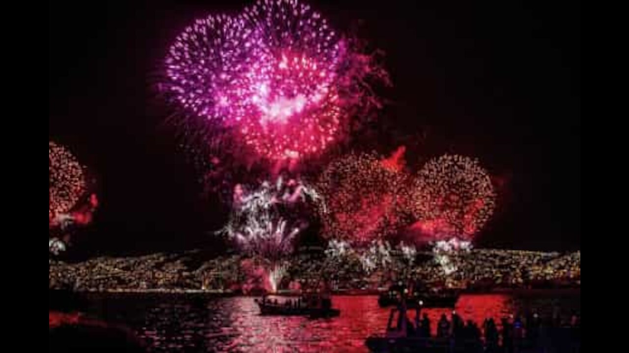 Trovoada interrompe fogo de artificio do 4 de julho