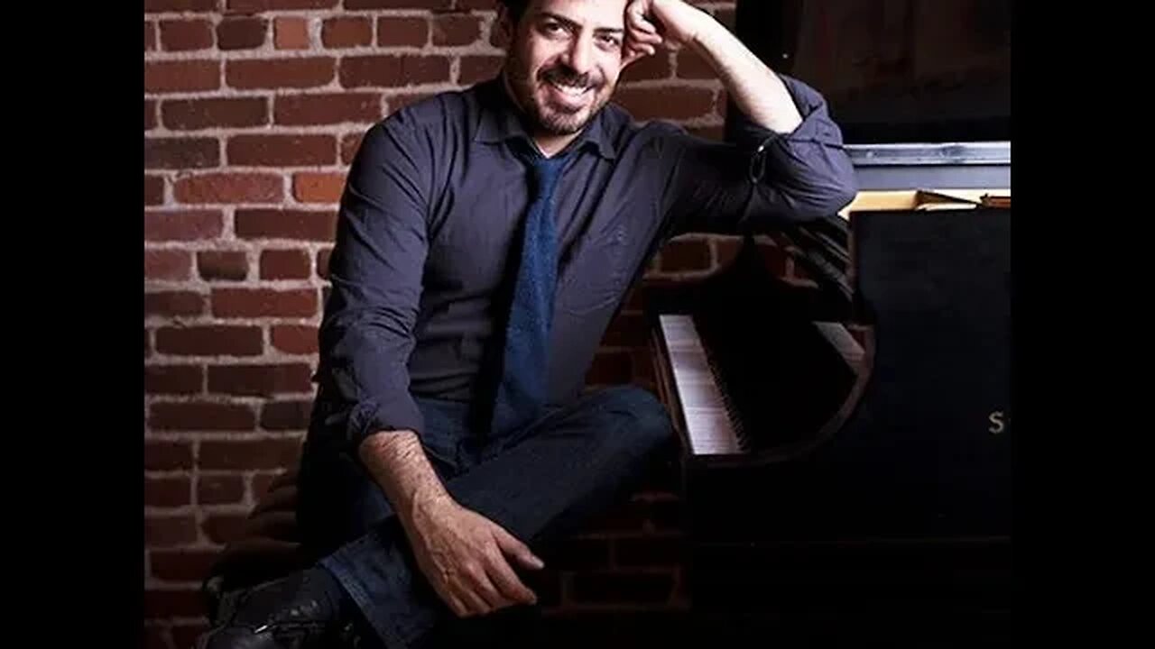Composer, meditation expert and founder of MindTravel Murray Hidary is my very special guest!
