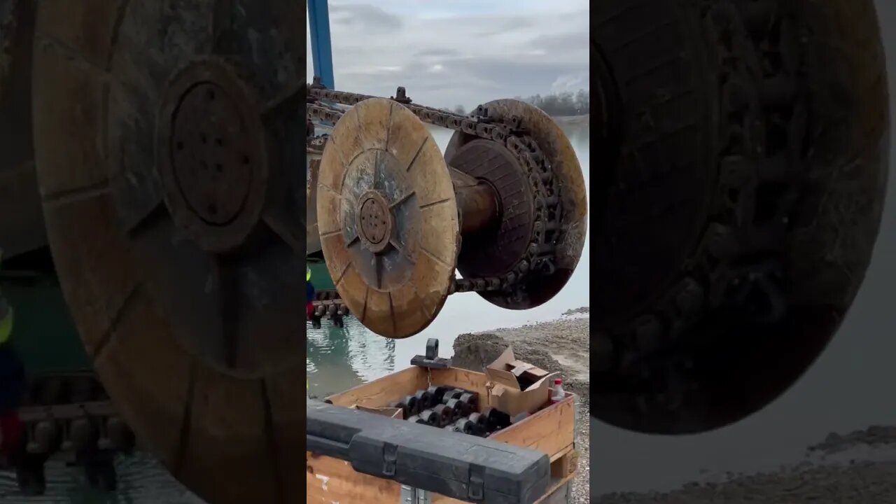 Schwimme Bagger Service.