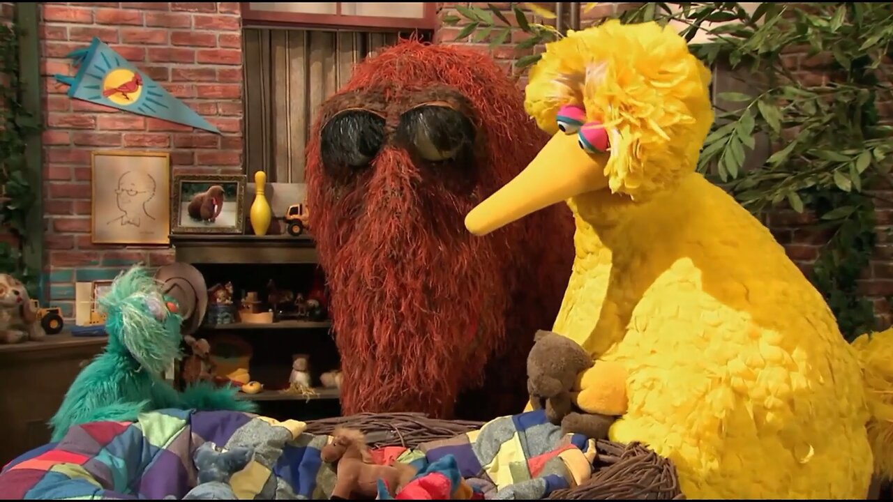 Sesame Street: Big Bird's Nest Sale.