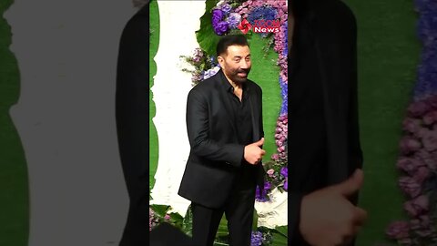 Sunny Deol PATIENTLY poses for paps in every direction at son Karan Deol's reception #shorts