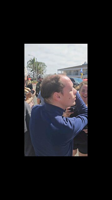 Hot Dog Trump Visits Orange County!