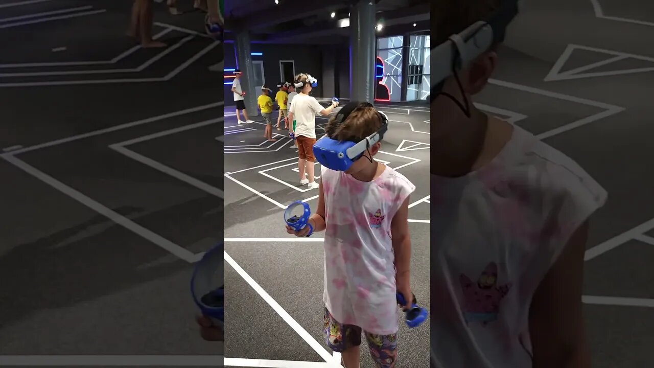 tiktok:unreal.md 🎮👾🕹️ #vr #vrclub #virtualreality #unrealvr #moldova #chisinau #vrarena 🖤 @unrealmd