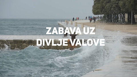 Pogledajte kako se u Selcu zabavlja uz valovito more