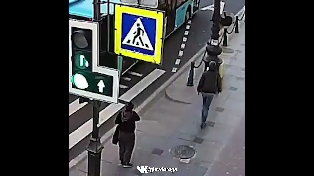 Dashcam & Crash: Hit by a bus 🚌💥 #shorts #dashcam #bus