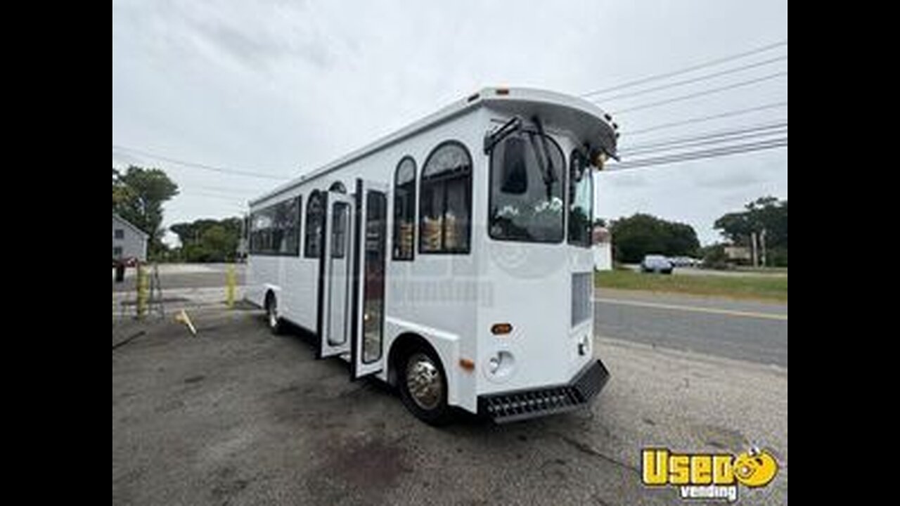 Clean and Appealing - 2007 Ford Trolley Bus | Transport Service Vehicle for Sale in Massachusetts