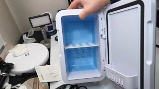 Mini Fridge, Potiry 6 Liter AC/DC Portable Thermoelectric Cooler and Warmer Mini Fridge for Bedroom