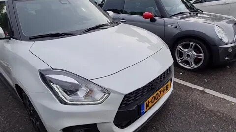 Suzuki Swift Sport Hybrid ZC33S VS. R53 MINI COOPER S Generation 1 by BMW. A comparison