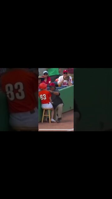 Ball Girl Commits Error #mlb #mlbb