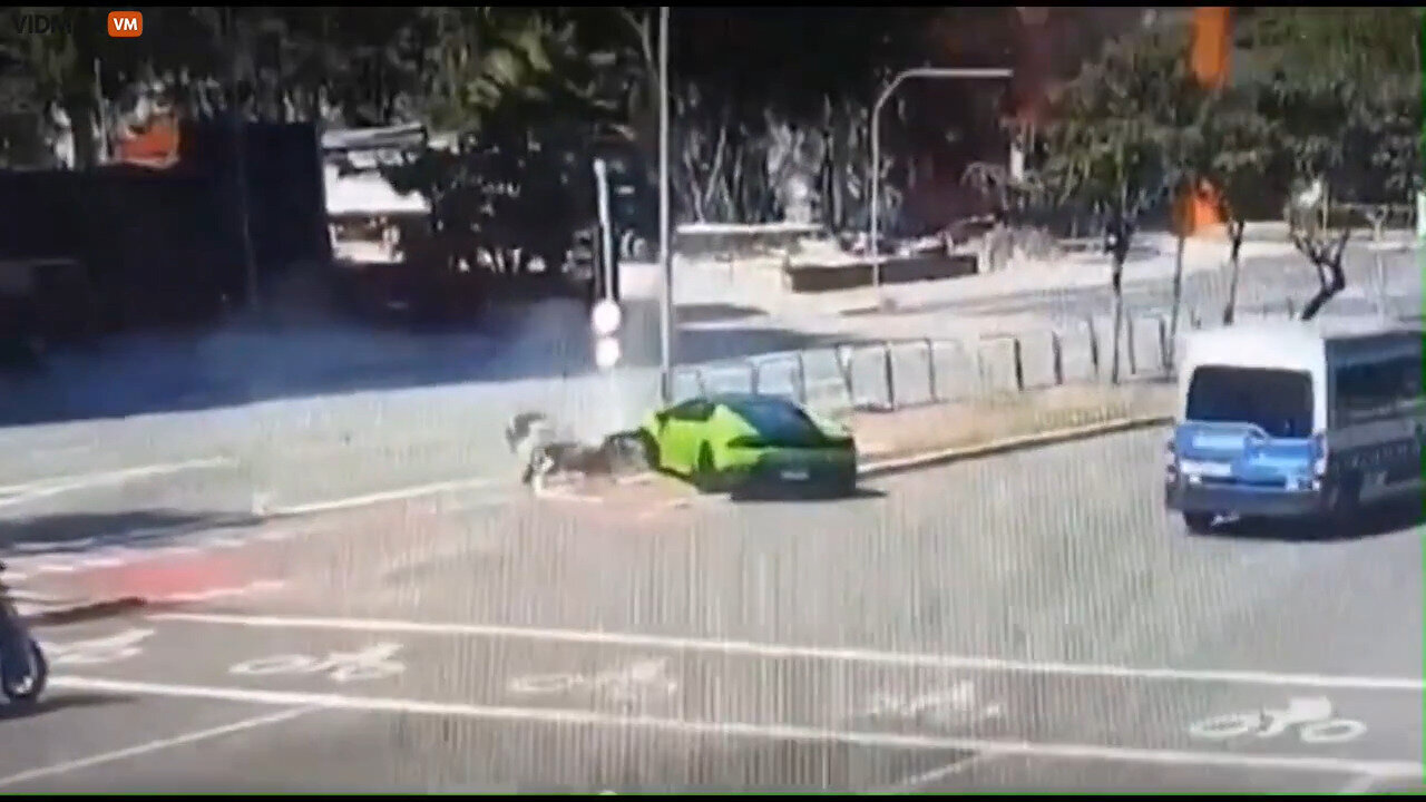 Man Destroys His Lamborghini Trying To Run Over Thief Who Stole His Rolex