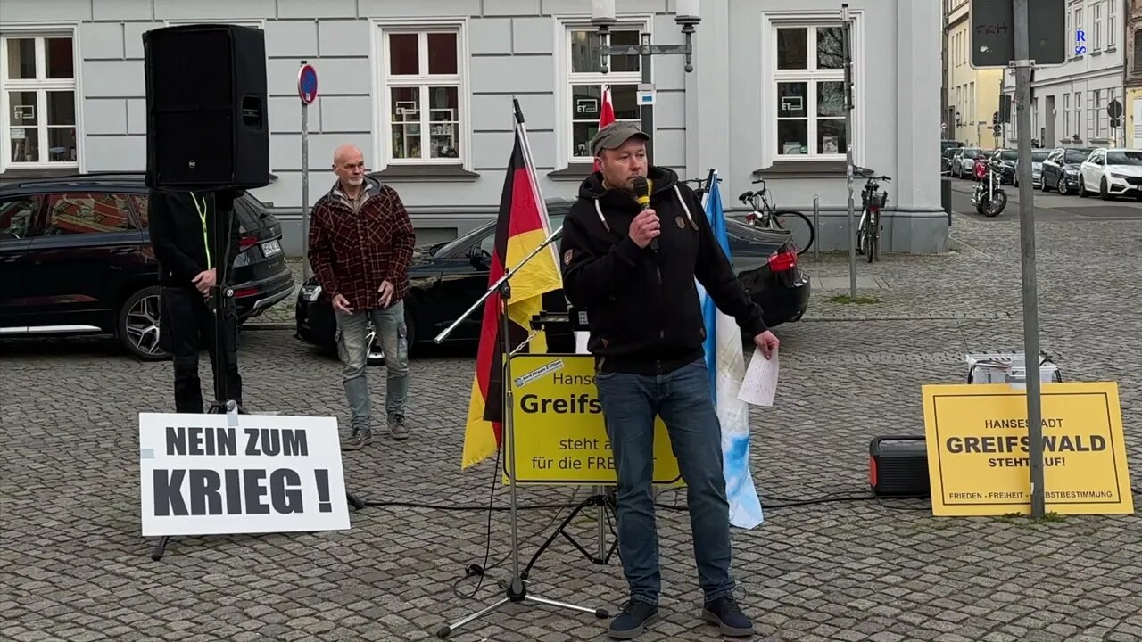 Greifswald - Marko mit einem Redebeitrag 01-05-2023