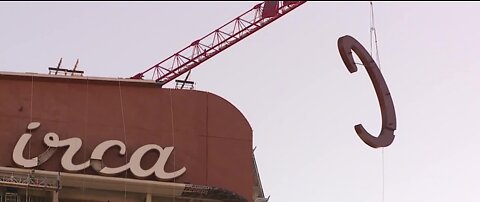 Circa Resort and Casino installs first exterior sign