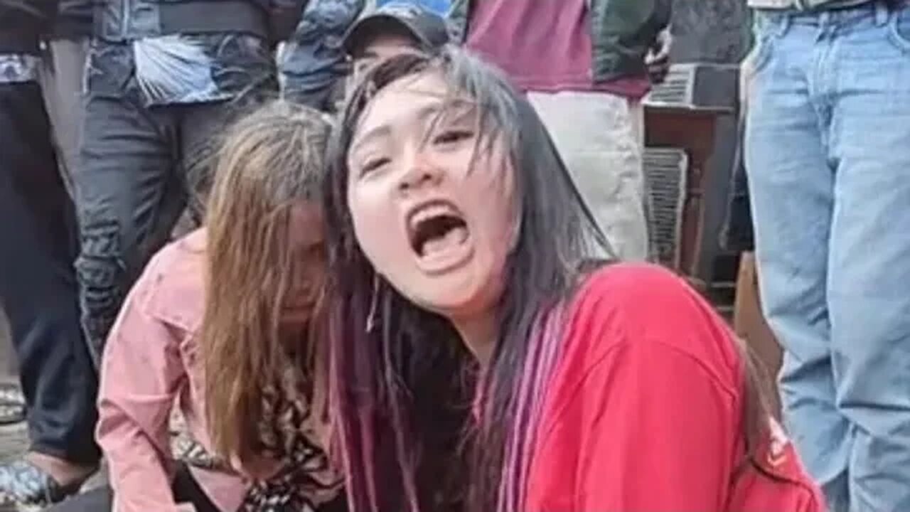 Si cantik kerasukan ngamuk