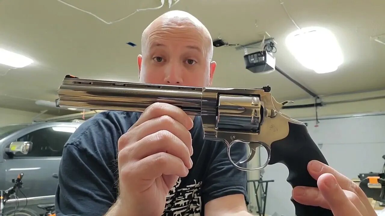 The cylinder won't swing out on a Colt Anaconda I am reviewing. Any idea why?