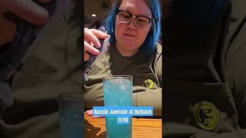 Aussie Jawssie #foodreview #drink #drinkreview #asmr #outbacksteakhouse #alcohol #florida #fun