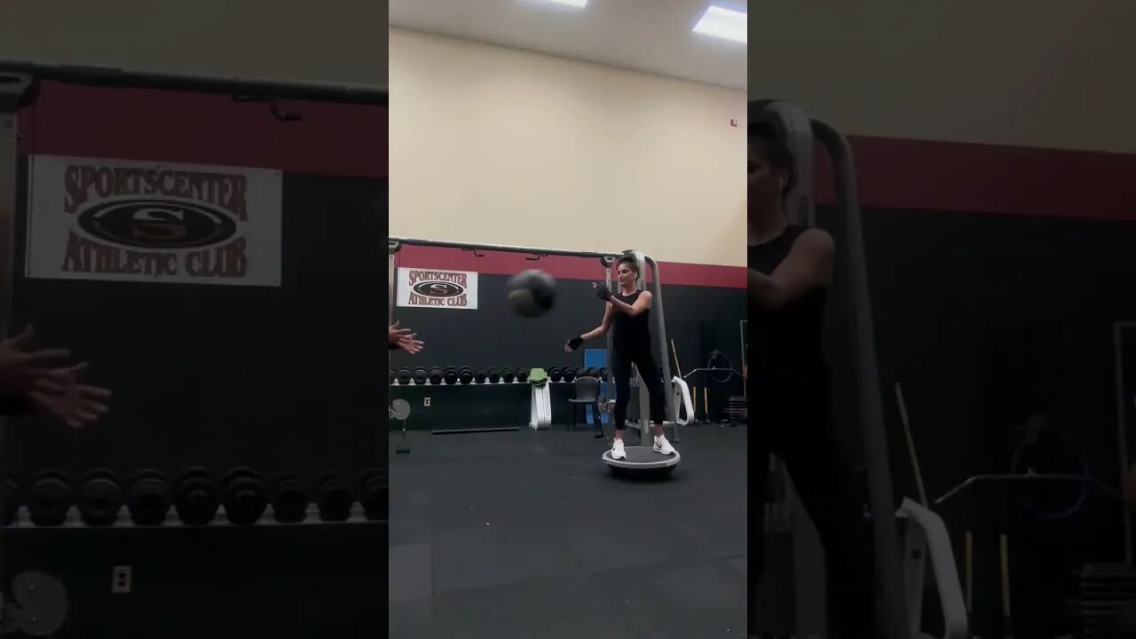 BOSU Body Fitness Core Ballane #2023 #fitness #gym #workout #fitnessmotivation #over40
