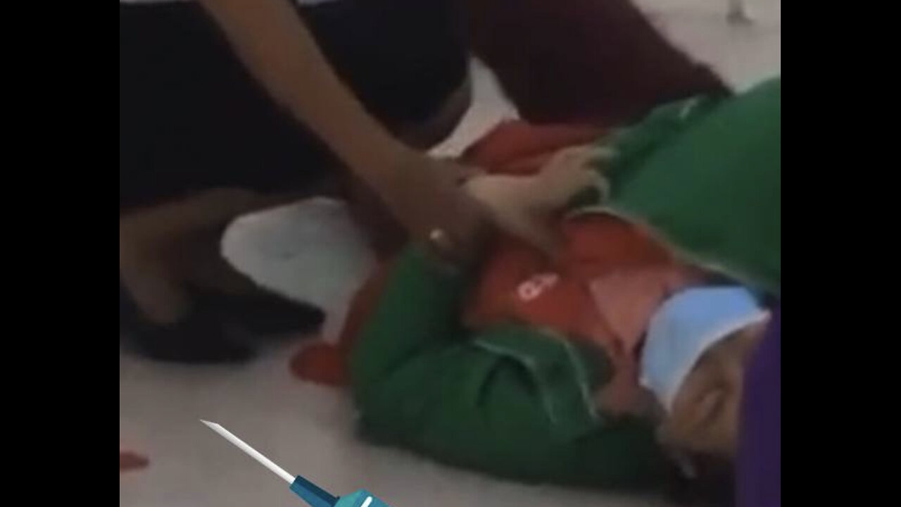 Woman Grabs Her Chest In Agonizing Pain And Collapses After Getting Covid Vaccine 💉(2021)