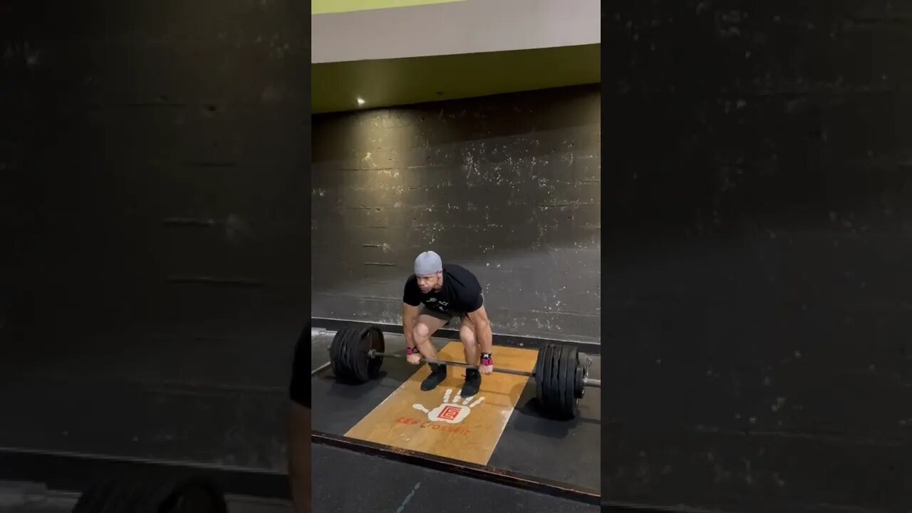 515lb Deadlift with Straps (forgot chalk) Last Week. Gonna hit 525lbs this week!