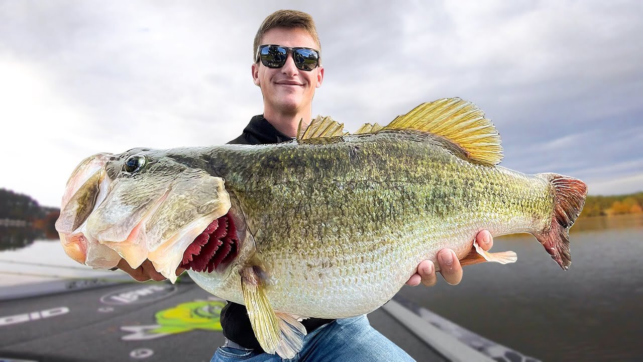 Once in a Lifetime DOUBLE DIGIT Bass - SCALE NEEDED (Lake Fishing)