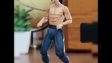 Bruce Tee...🤣😂🤣