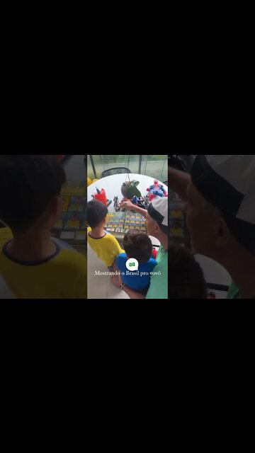 Tite revelando 3 convocados para o Copa