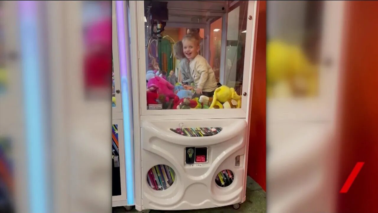 7 News - Every Kids Dream To Get Into A Vending Machine Full Of Toys