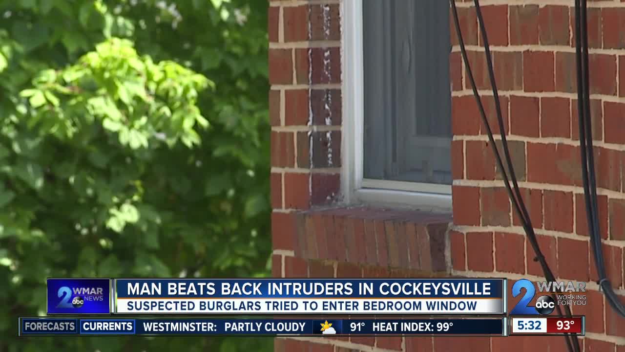 Man beats back introduders in Cockeysville