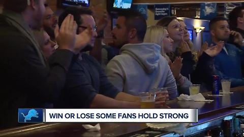 Fans root for Lions, Tigers at resturants downtown on gameday