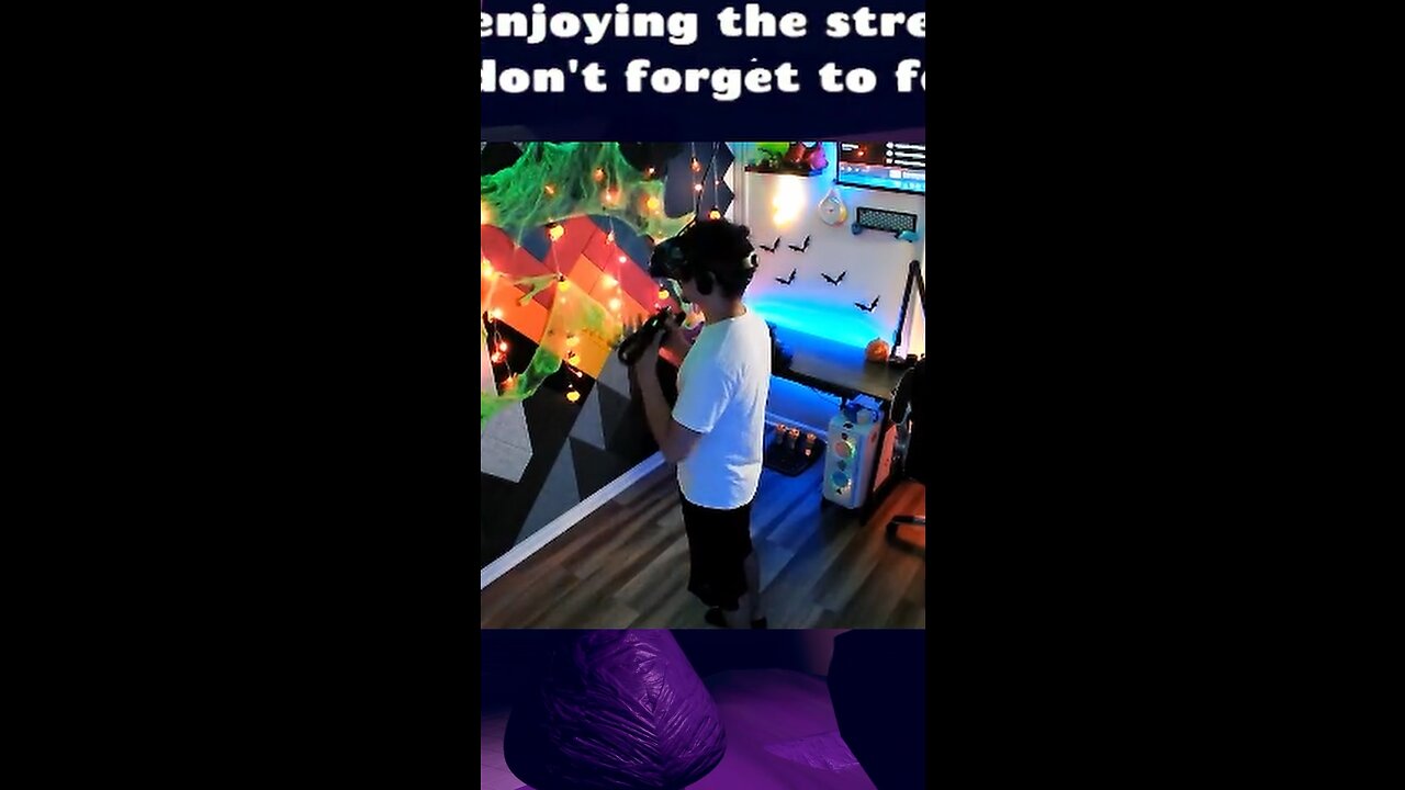 Grown Man Afraid of Grimace! Part 2 😂👀 #vr #recroom #mcdonalds #grimace #metaquest3 #freegame