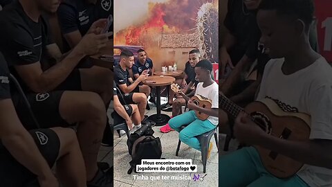 🔥F#D@! ELENCO DO BOTAFOGO CANTANDO MO AEROPORTO. #botafogo #brasileirão #segueolíder