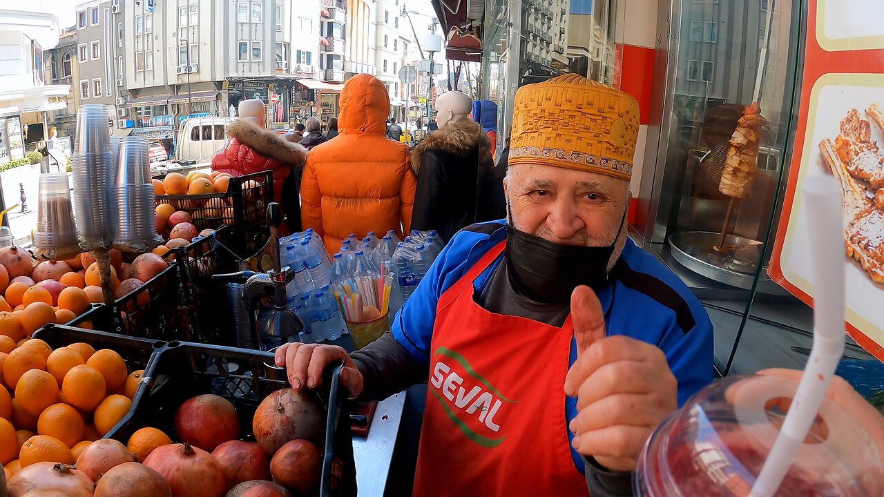 Old world pomegranate juice vendor has been serving fresh juice here for 50 years