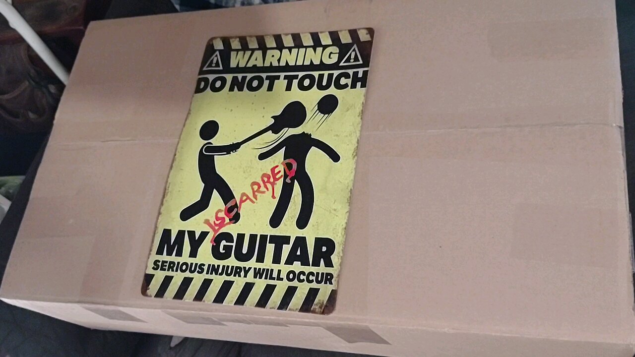 unboxing my scarred guitar