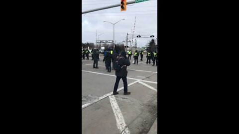 Ambassador 🚚Bridge 🚛 Blockade (LOTS OF POLICE) *NEW VIDEO**