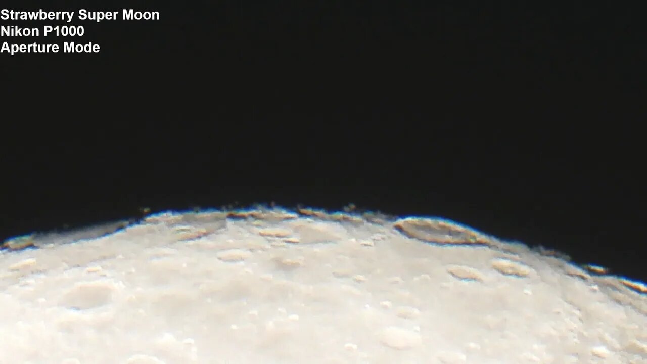Objects at the top of the Strawberry Super Moon
