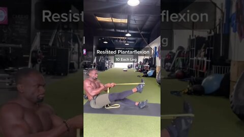USE THIS TO DEAL WITH YOUR ACHILLES PAIN 🦶🏾✅ #Shorts