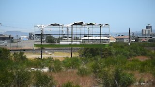 SOUTH AFRICA - Cape Town - (Video) 1111Strong wind destroyed Billboard near N1 Cape Town (kB3)