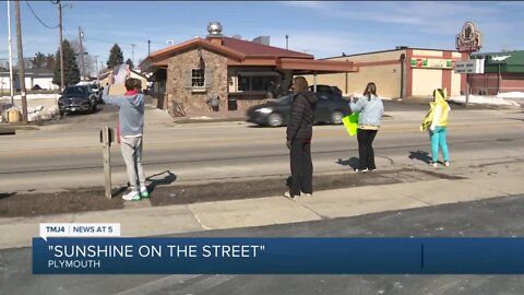 Sunshine on the Street spreads encouragement and love