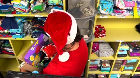 School social workers provide students with gifts as many face homelessness