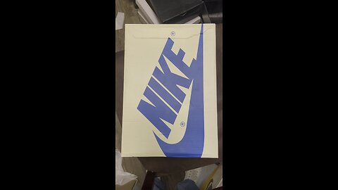 This is an amazing Nike shoes box