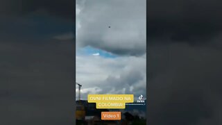 OVNI filmado em Medellin, Colômbia, no dia 27 de junho. Vídeo 1.